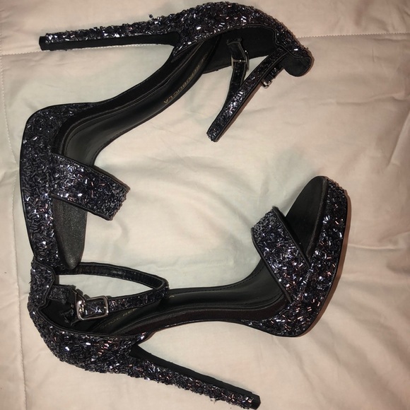 Size 7 - Picture 1 of 1